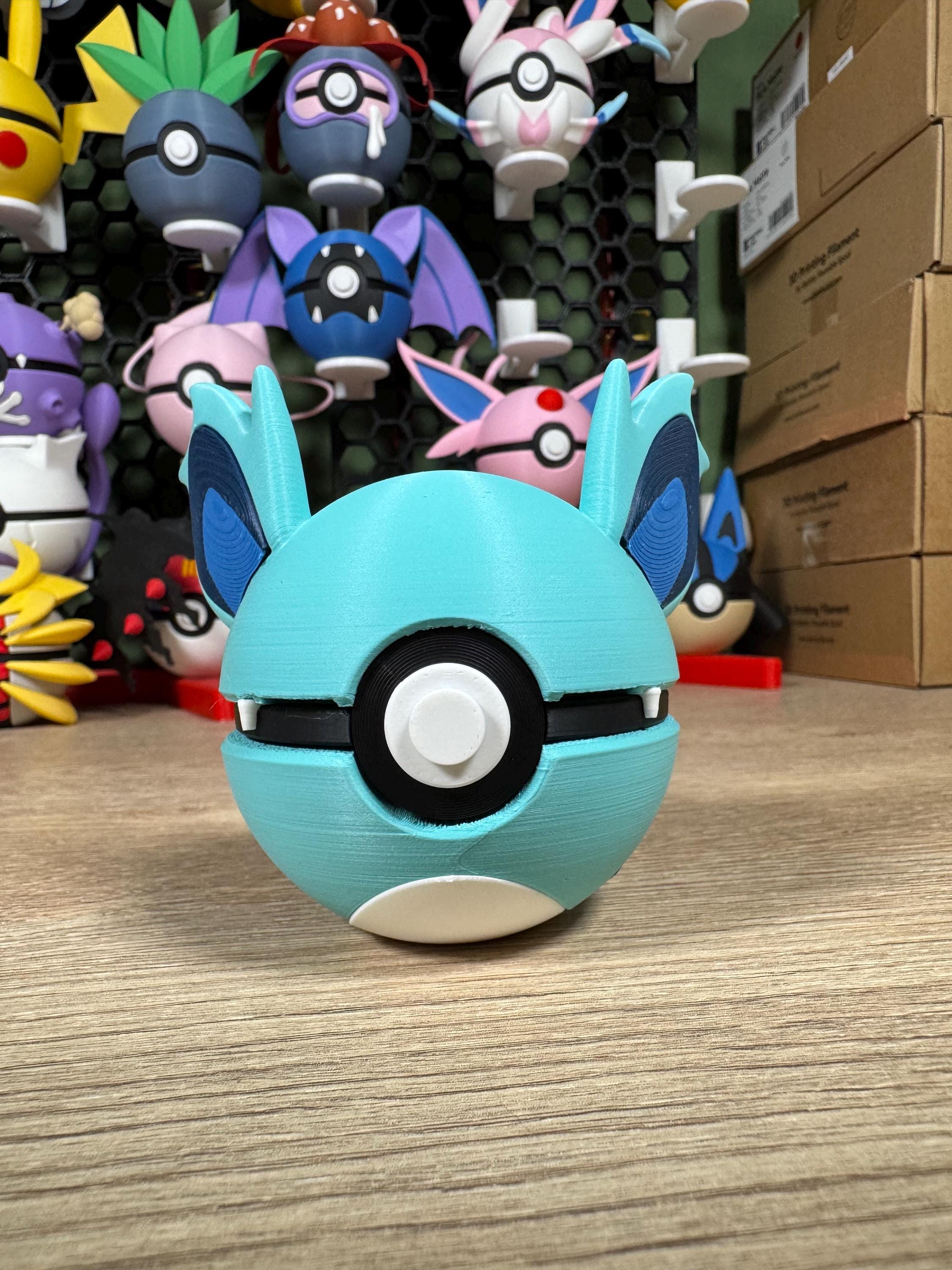 Nidoran, Nidorina and Nidoqueen Pokemon display Poké Balls  3D Pokeball Pokémon Collectibles